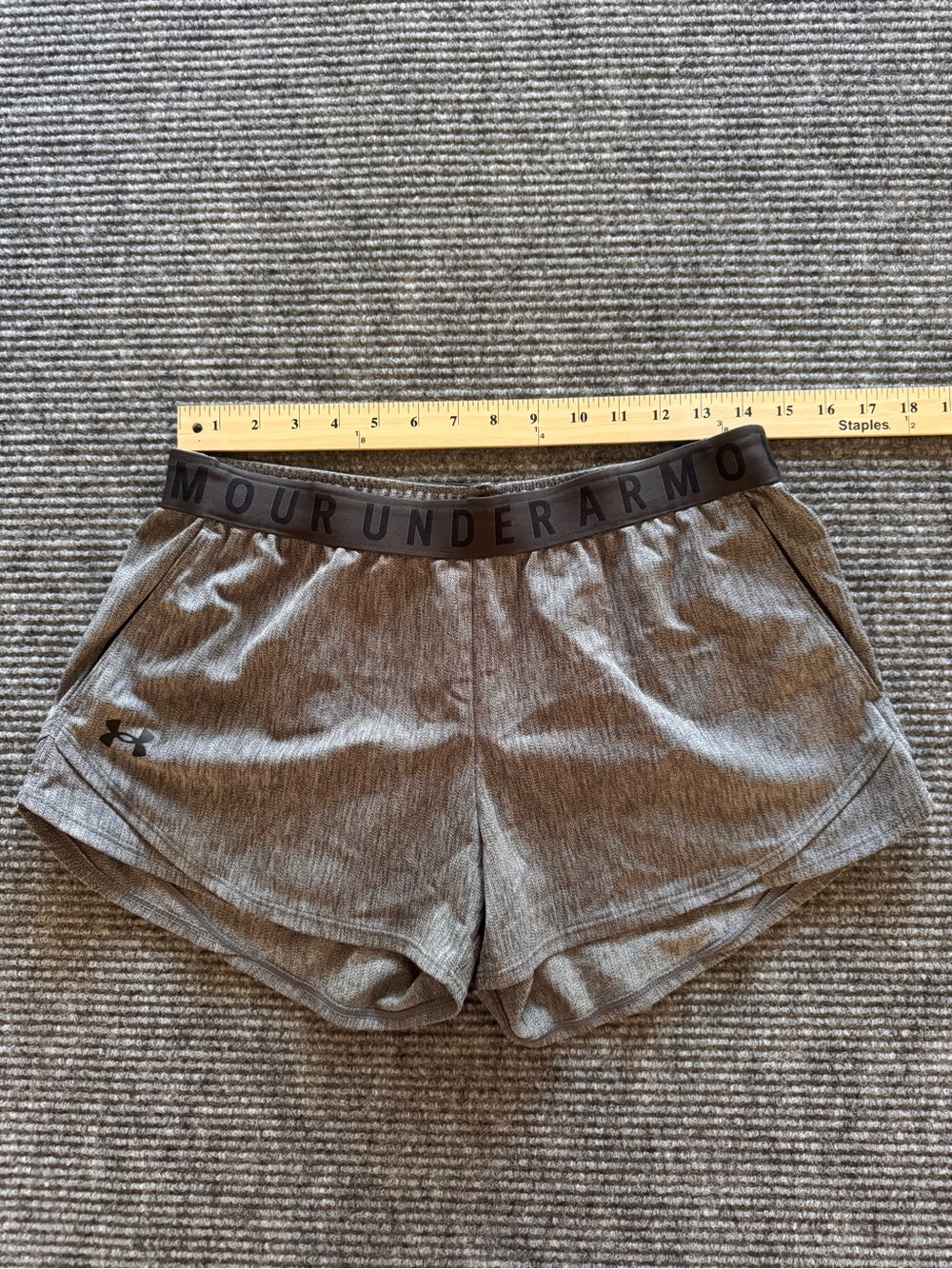 Lot of 2 Under Armour Women's Running shorts running, hiking Women's Medium - Picture 2 of 15